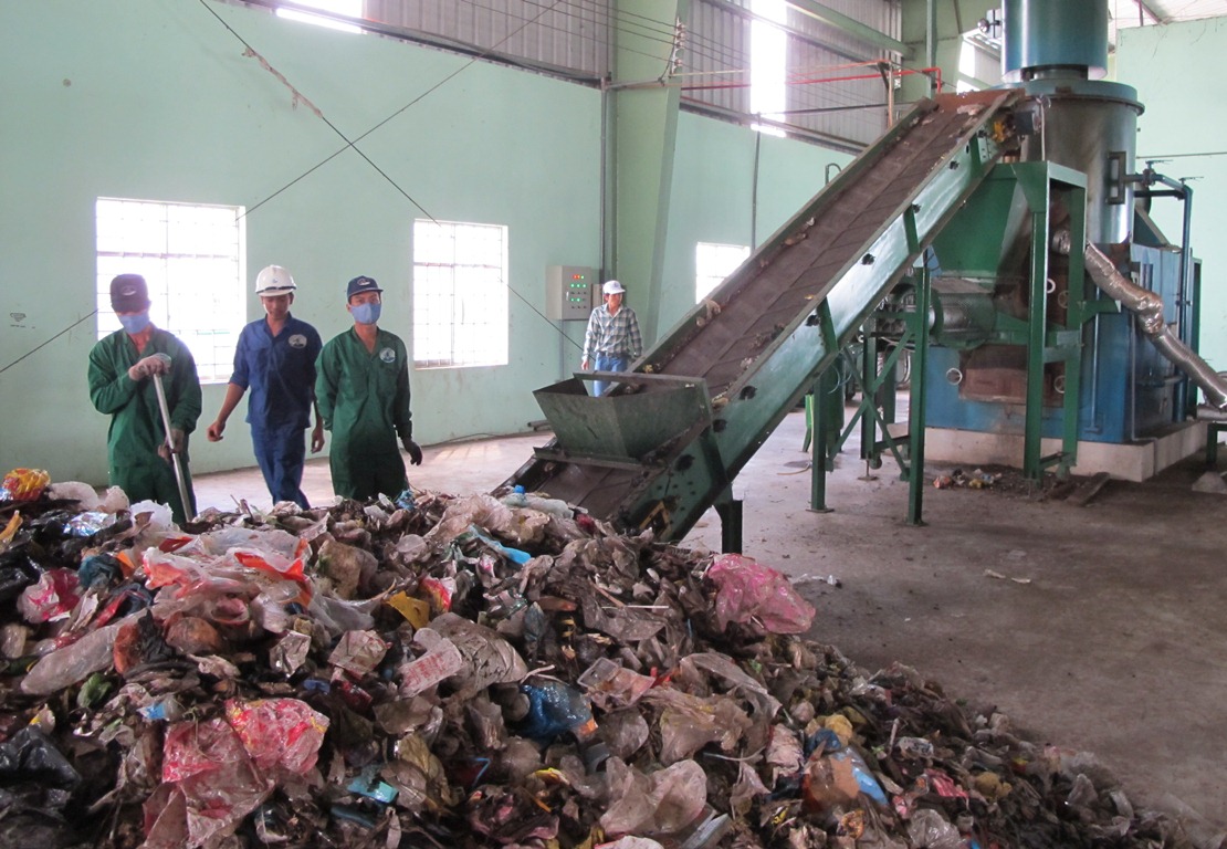 
Du luận nghi vấn Nh&agrave; m&aacute;y r&aacute;c C&agrave; Mau được ứng 25 tỉ đồng c&oacute; li&ecirc;n quan đến việc tặng xe
