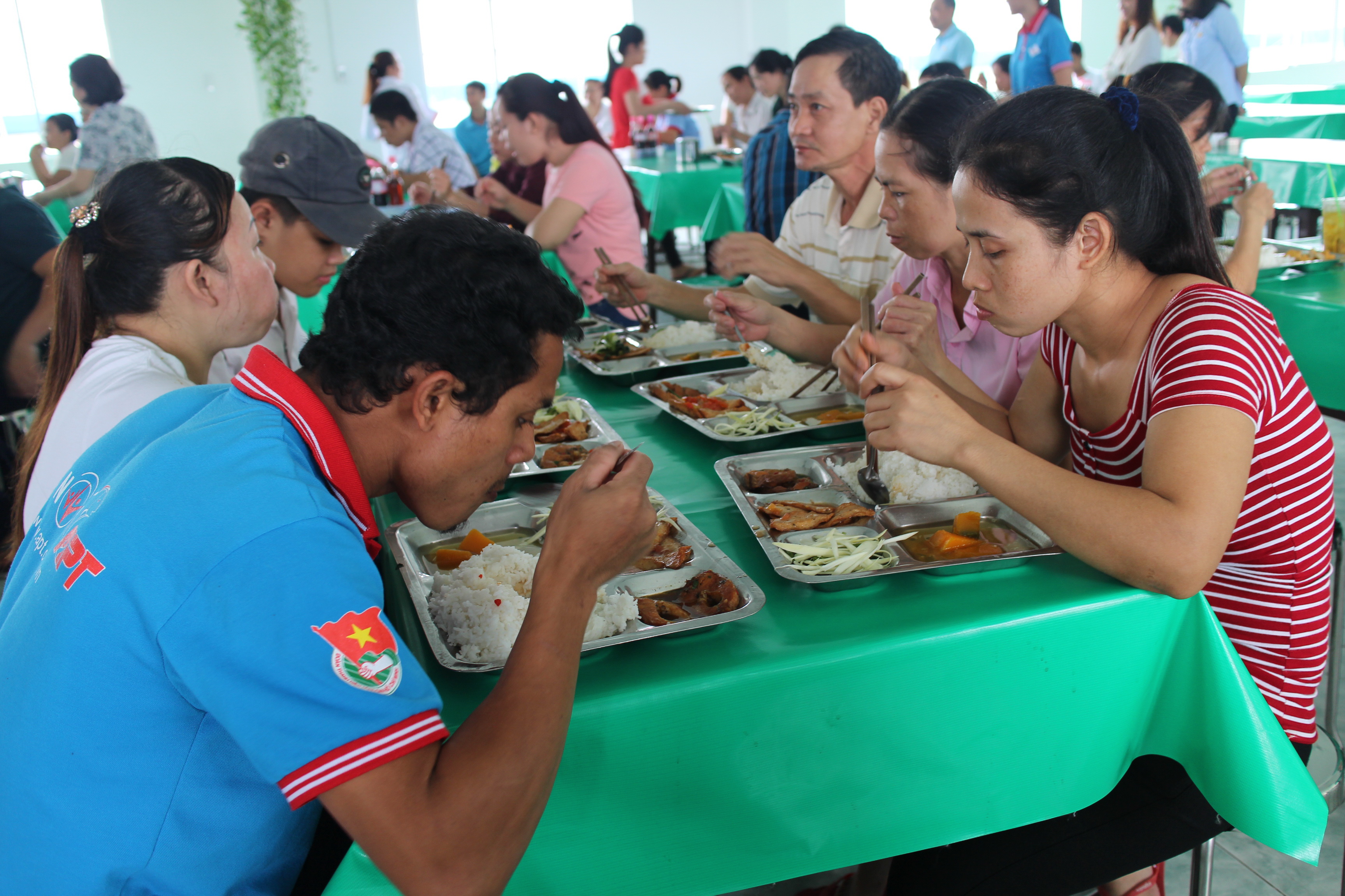 Nâng cấp nhà ăn cho công nhân