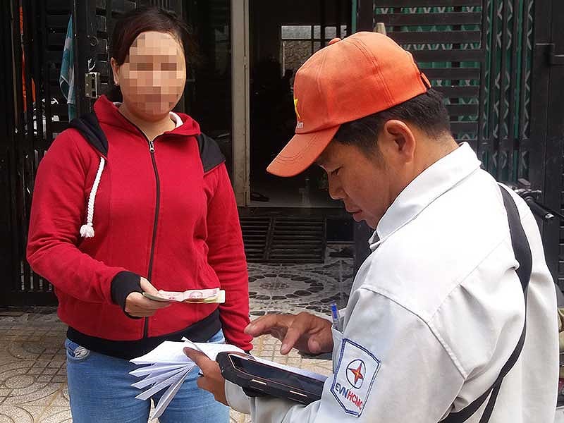 TP HCM: Xử l&yacute; nghi&ecirc;m chủ nh&agrave; trọ n&acirc;ng gi&aacute; điện - Ảnh 1.