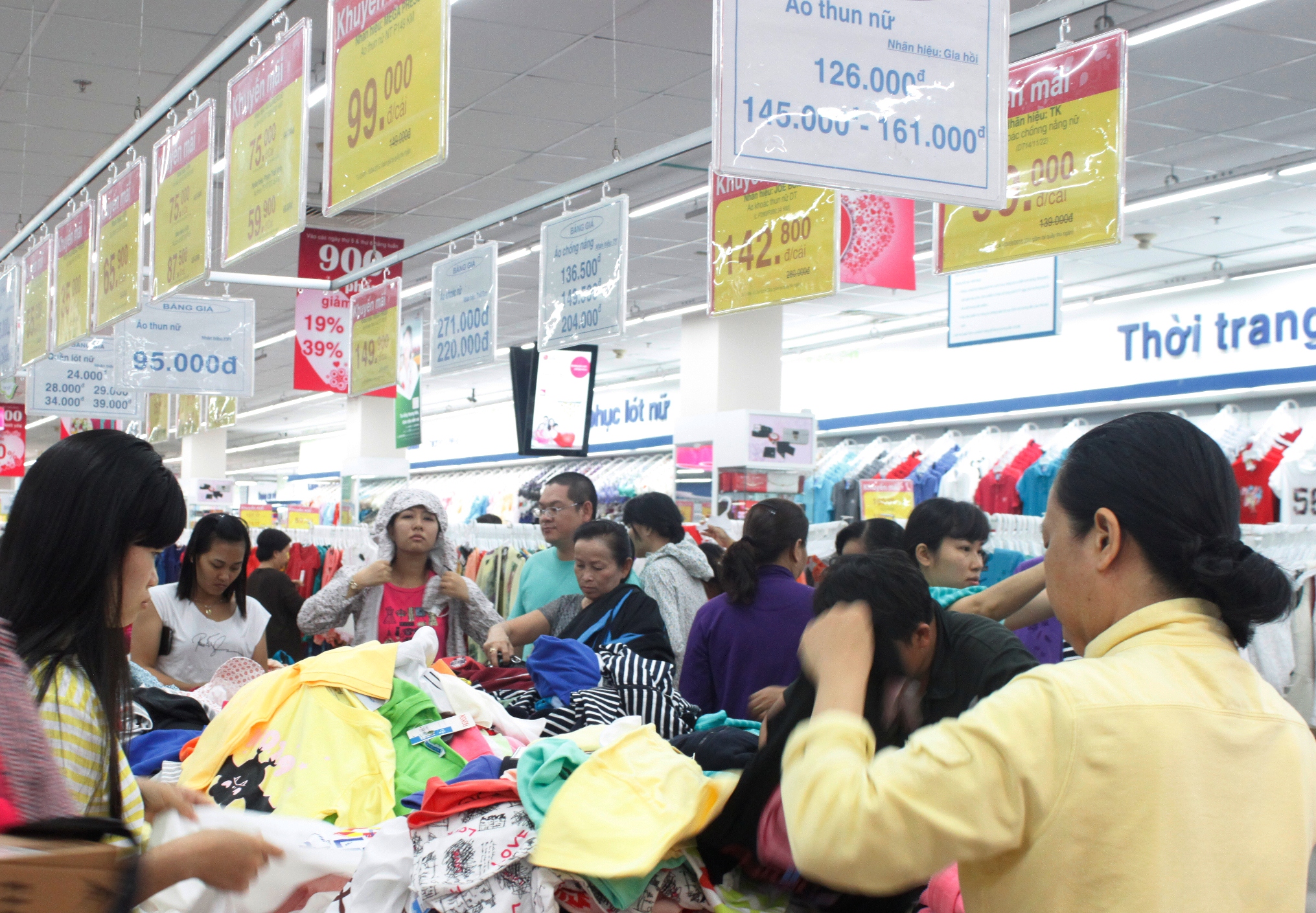 Co.opmart đồng loạt giảm giá mạnh mừng sinh nhật