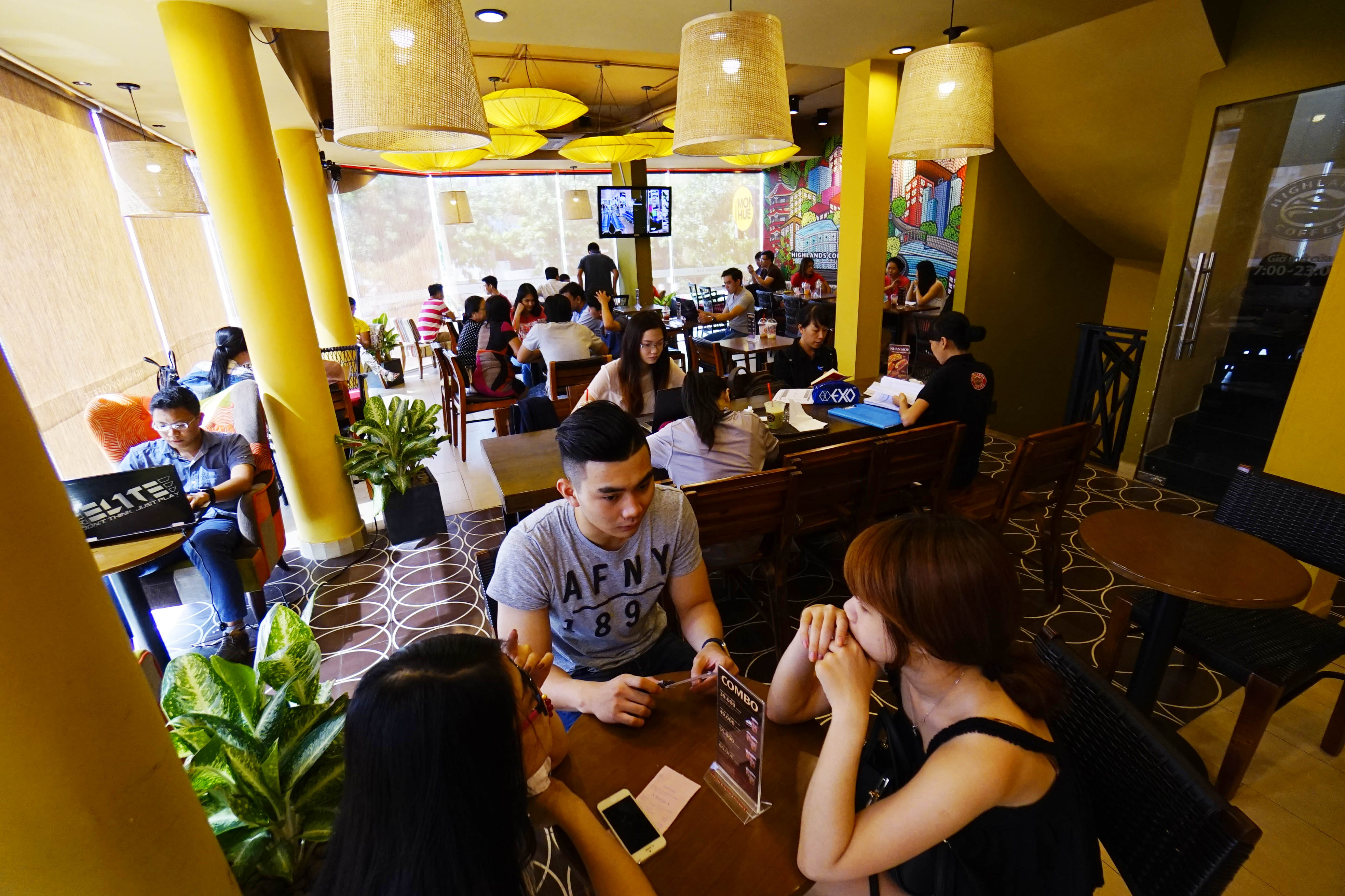 C&agrave; ph&ecirc;, gỏi cuốn... Việt chập chững ra thế giới               - Ảnh 2.