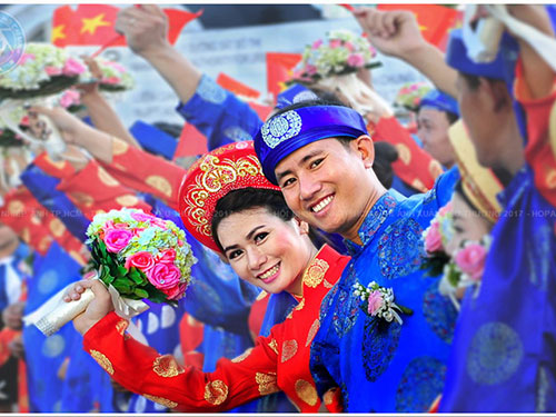 Ảnh chụp đám cưới tập thể công nhân đoạt giải nhất