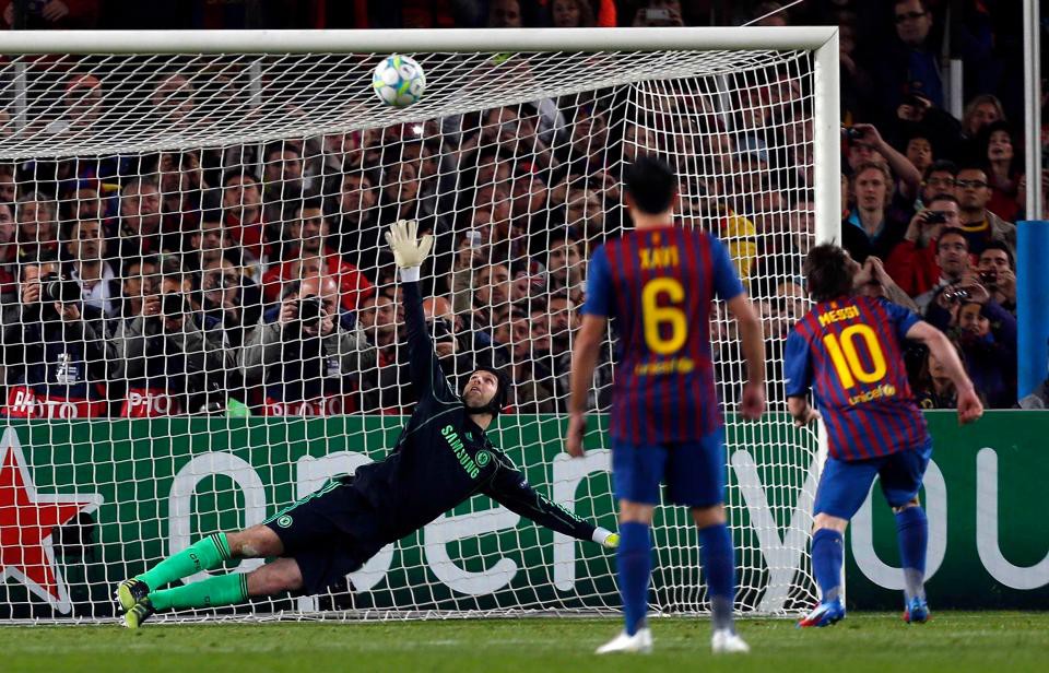 Messi chỉ ng&aacute;n mỗi Chelsea - Ảnh 4.