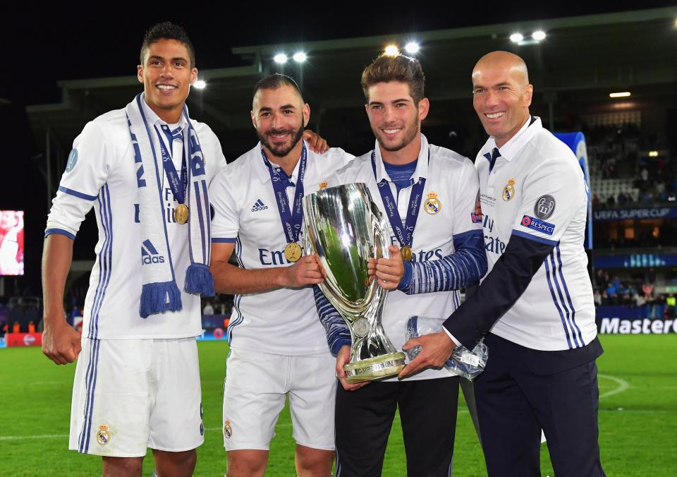 Zidane lại đưa con trai lên đội 1 Real - Ảnh 3.