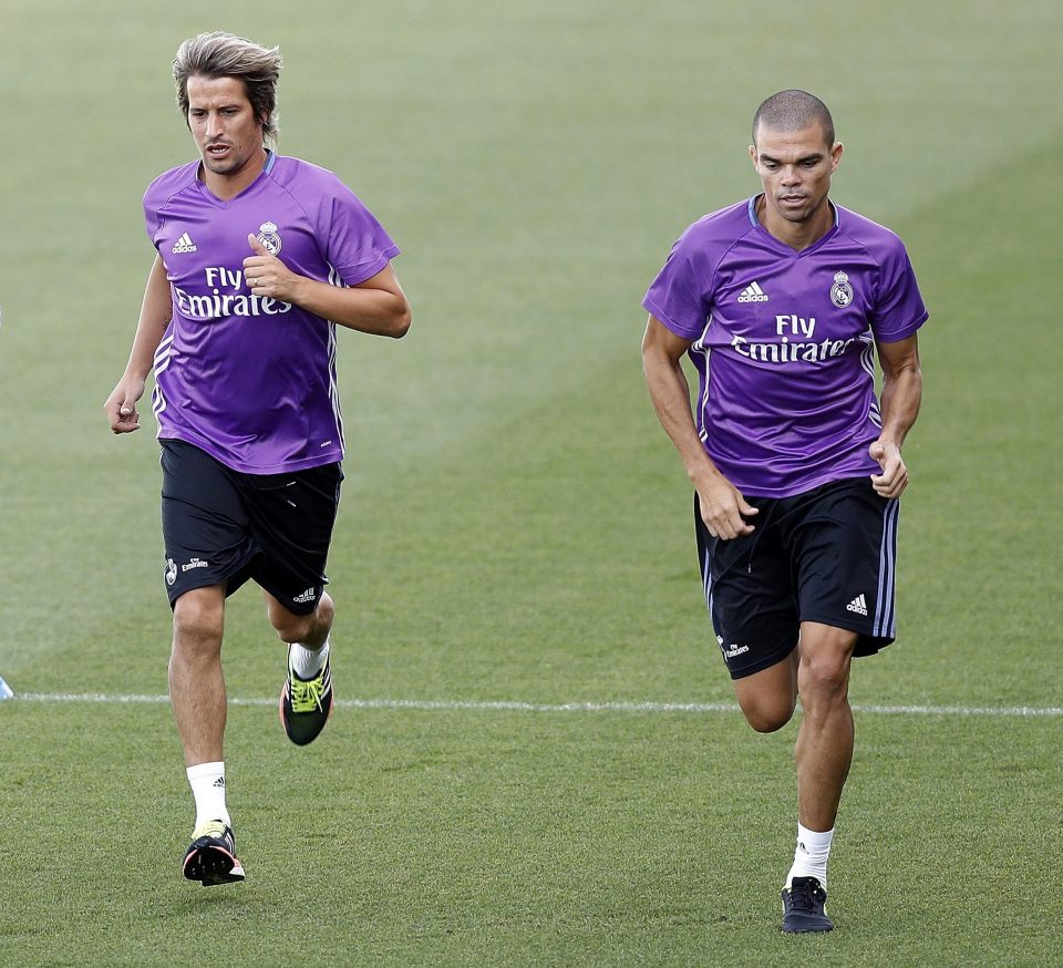 Zidane lại đưa con trai lên đội 1 Real - Ảnh 4.
