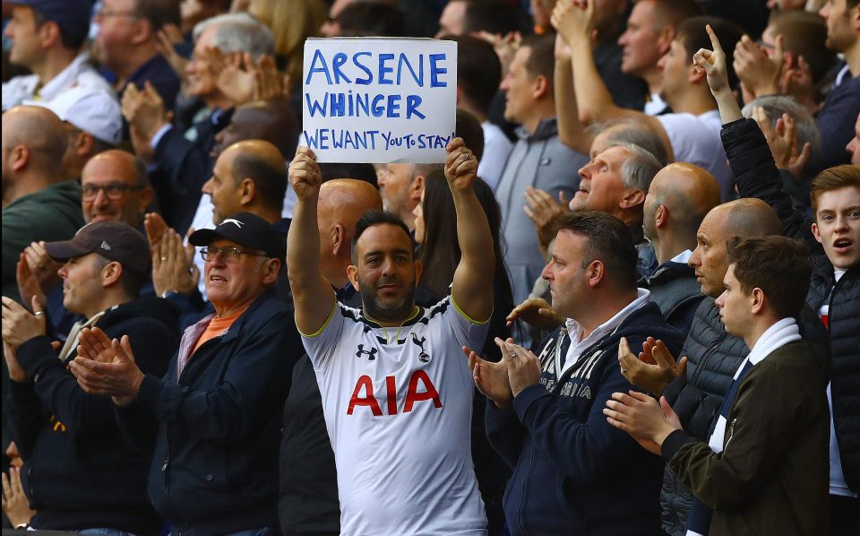 Wenger bỏ ngang phỏng vấn sau trận thua Tottenham - Ảnh 2.