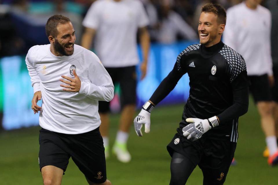 Sao Real, Juve sẵn s&agrave;ng trước giờ G - Ảnh 11.
