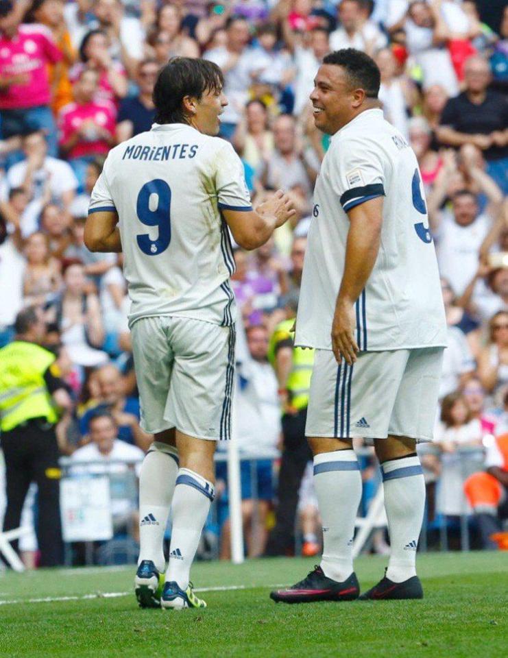Figo lập siêu phẩm trong ngày trở lại Bernabeu - Ảnh 4.