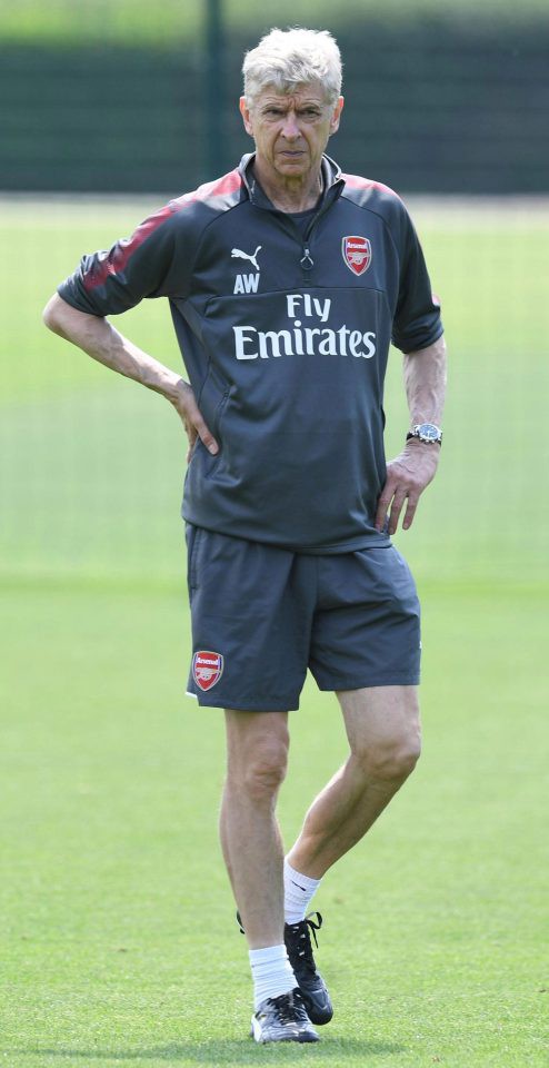 Wenger: Tottenham luôn sống trong sợ hãi - Ảnh 1.