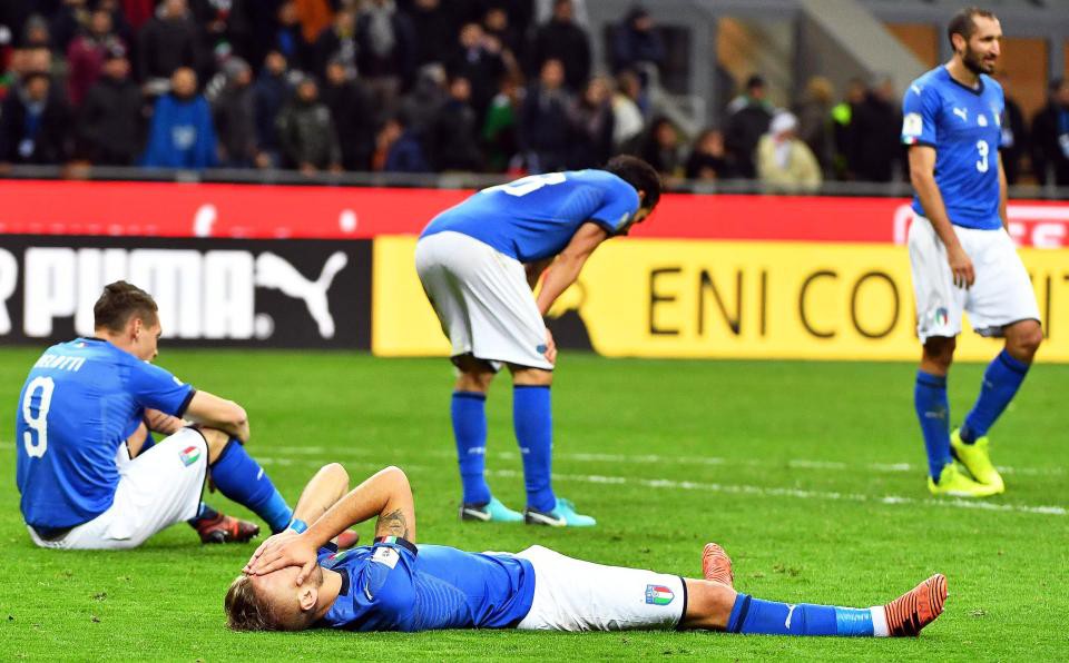 Ý bị loại: Ventura xin lỗi, Buffon khóc ngất - Ảnh 1.