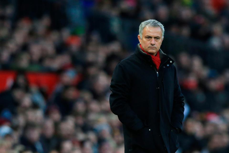 Mourinho "bắn tỉa" Klopp vụ Virgil van Dijk