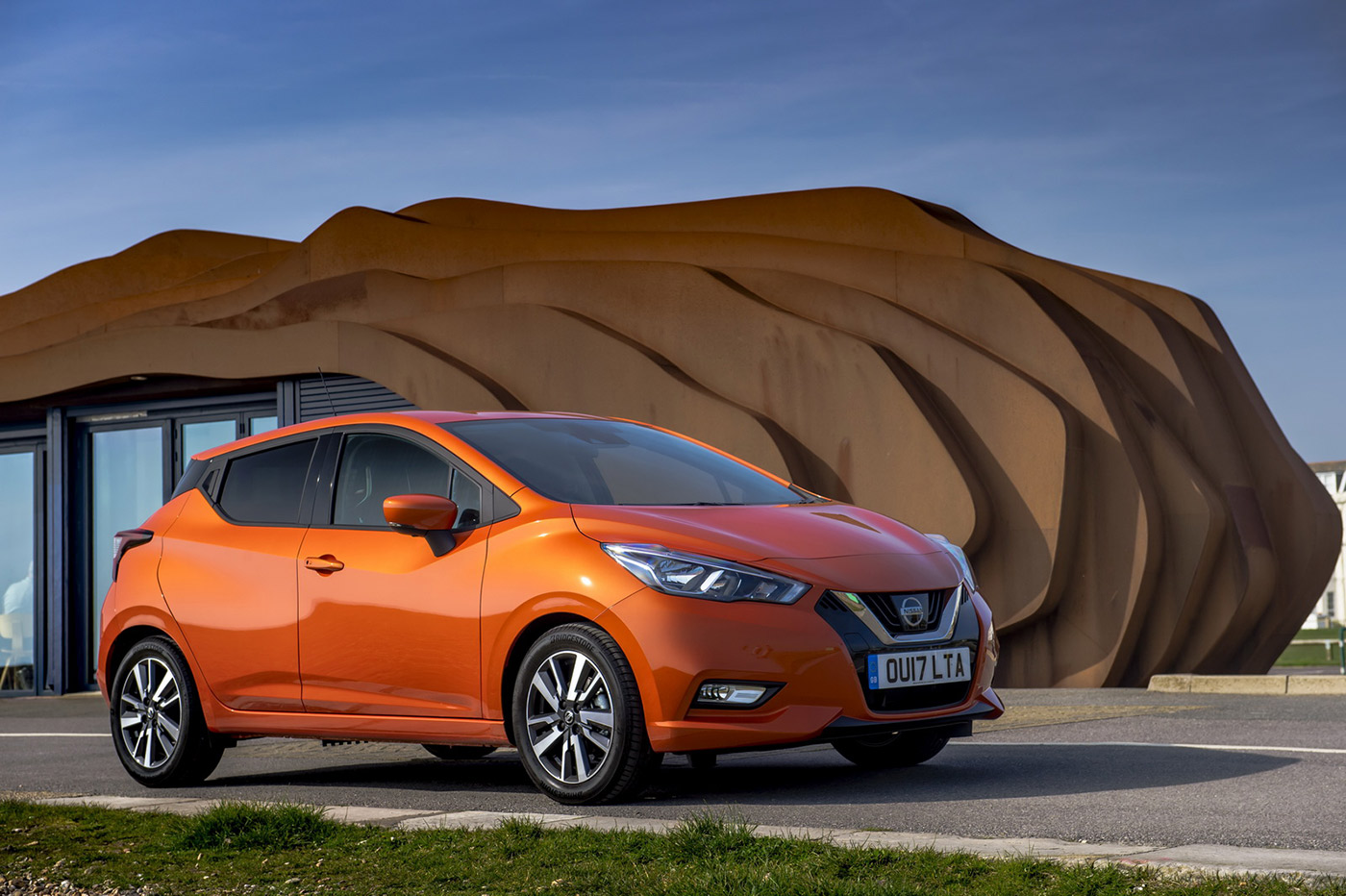 Nissan Micra mới thách thức Ford Fiesta
