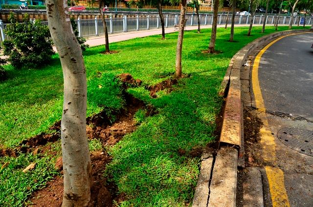 Hai hố ga phát nổ ven kênh Nhiêu Lộc