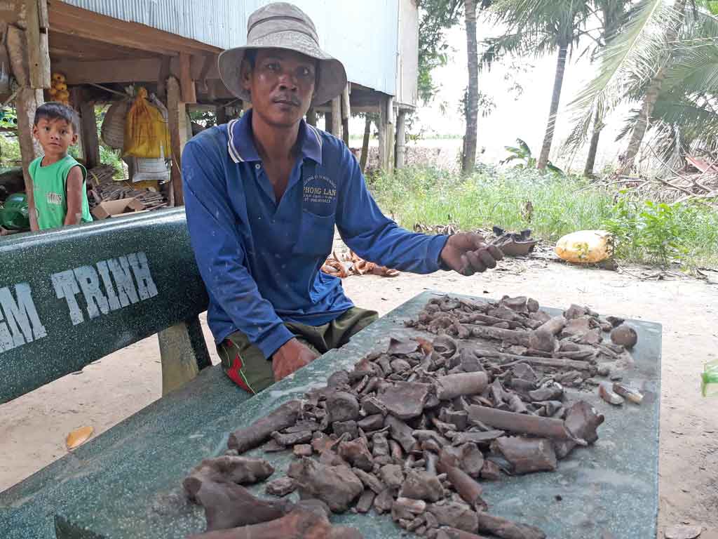 Phát hiện 3 bộ hài cốt dưới ao cá