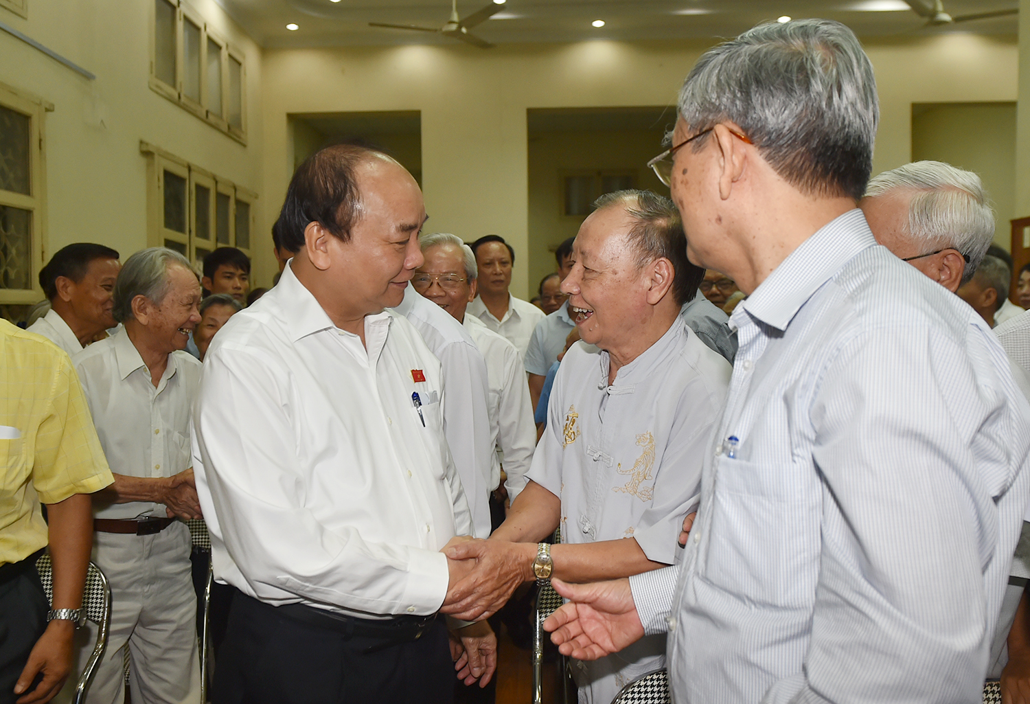 Thủ tướng: "Chưa bỏ biên chế giáo viên, mọi nhà giáo yên tâm".