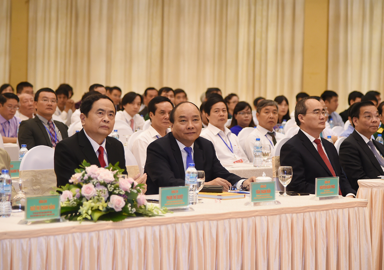 Thủ tướng: Tạo thể chế th&ocirc;ng tho&aacute;ng trọng dụng nh&acirc;n t&agrave;i - Ảnh 2.
