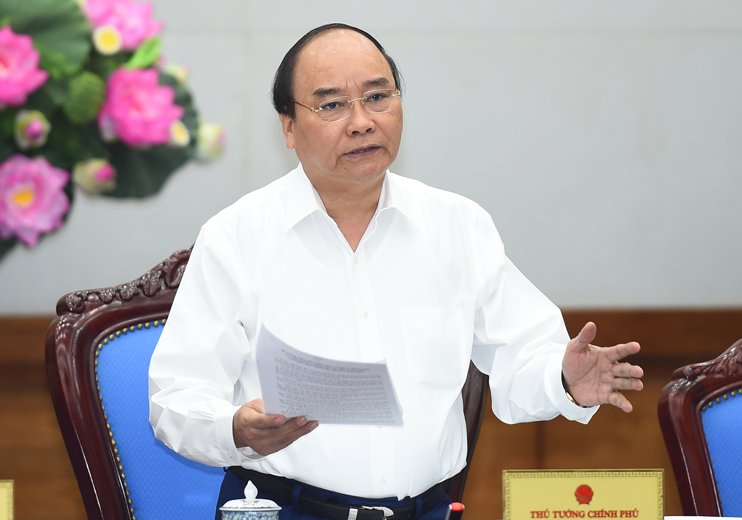 Thủ tướng: T&ocirc;i gọi điện cho th&ocirc;i chức Cục trưởng Nghệ thuật biểu diễn - Ảnh 2.
