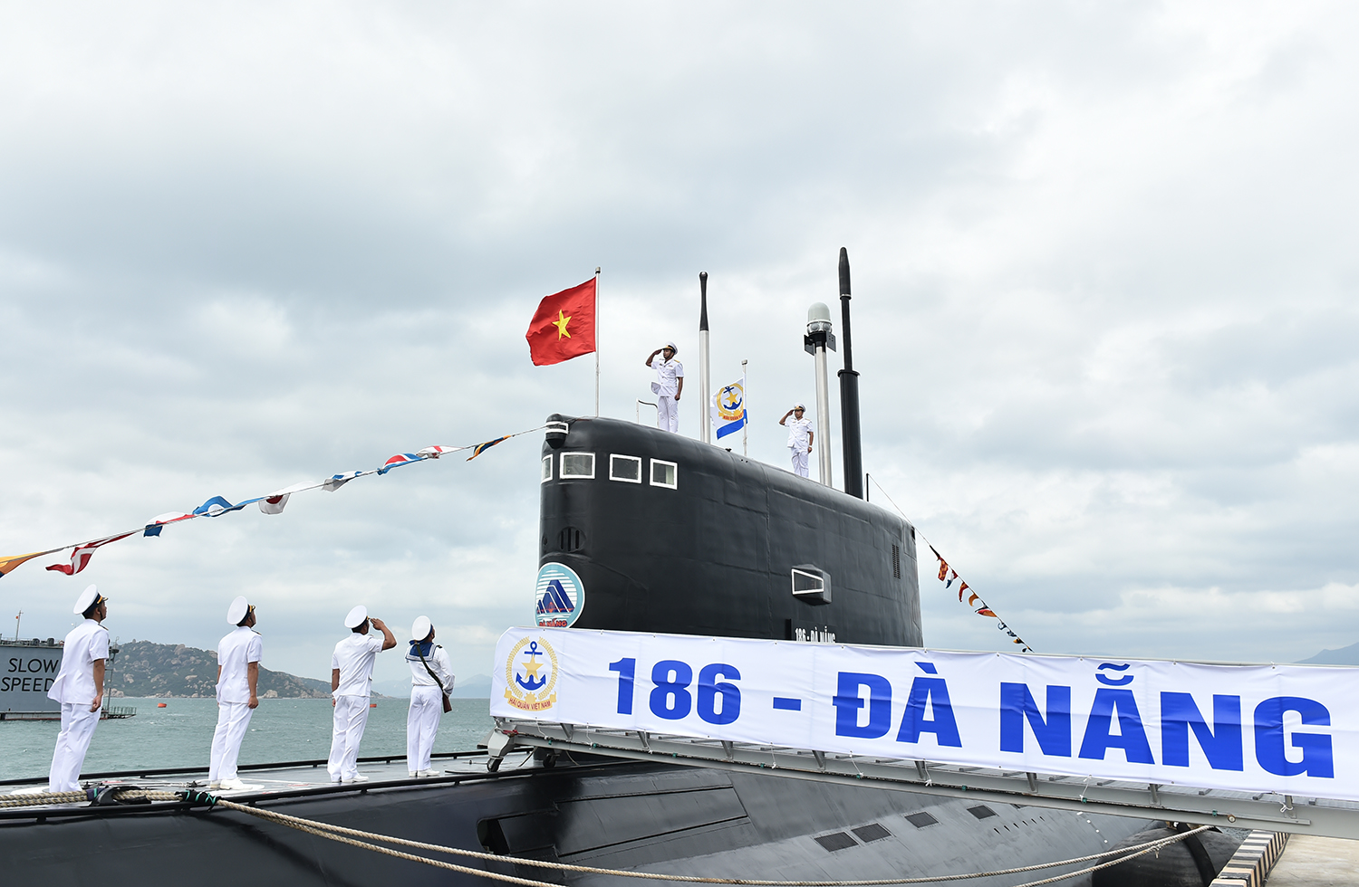 
Thượng cờ 2 t&agrave;u ngầm Đ&agrave; Nẵng v&agrave; B&agrave; Rịa Vũng T&agrave;u- ảnh VGP/Quang Hiếu
