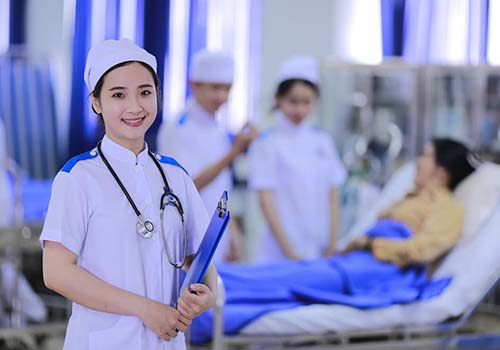 Khan hiếm b&aacute;c sĩ y tế dự ph&ograve;ng - Ảnh 1.