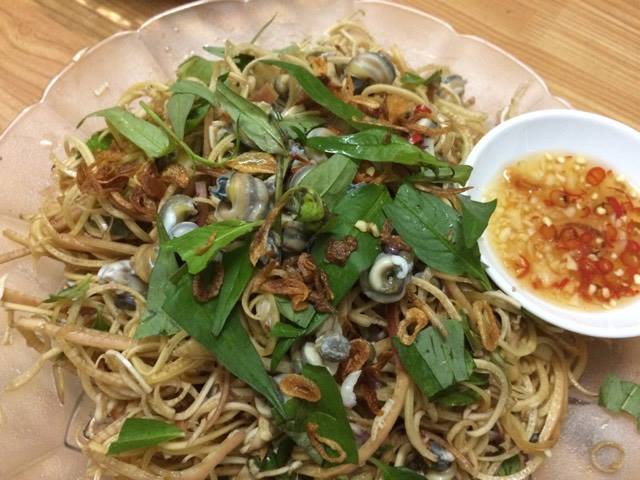 Gỏi ốc gạo bắp chuối: Đặc sản giữa chốn Sài Thành