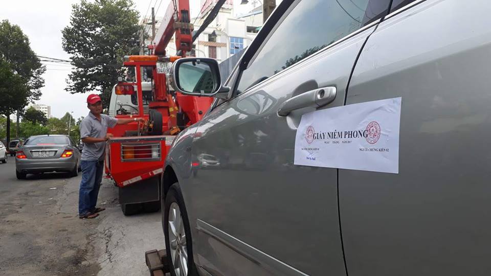 Ông Đoàn Ngọc Hải kiểm tra các bãi giữ xe - Ảnh 4.