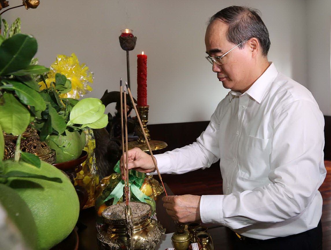 Chuyến thăm đầu ti&ecirc;n của t&acirc;n B&iacute; thư Th&agrave;nh ủy TP HCM - Ảnh 1.