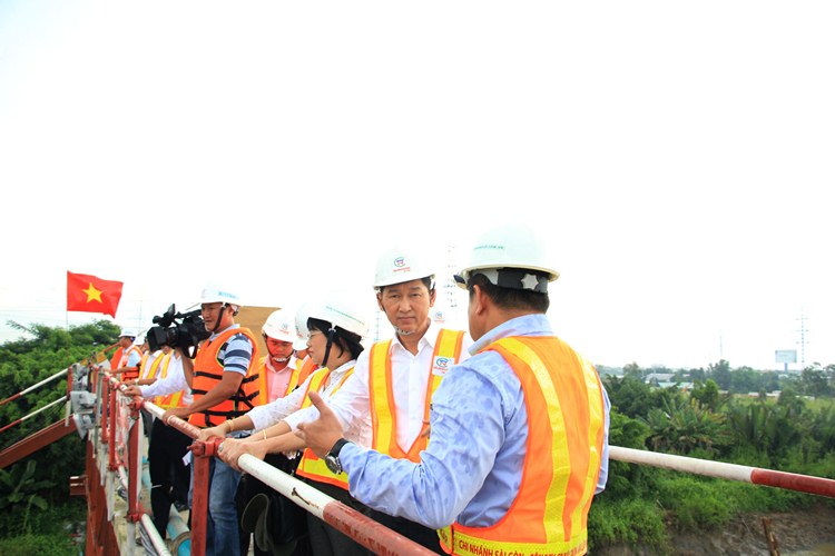 TP quyết liệt "đòi" mặt bằng cho dự án 10.000 tỉ đồng