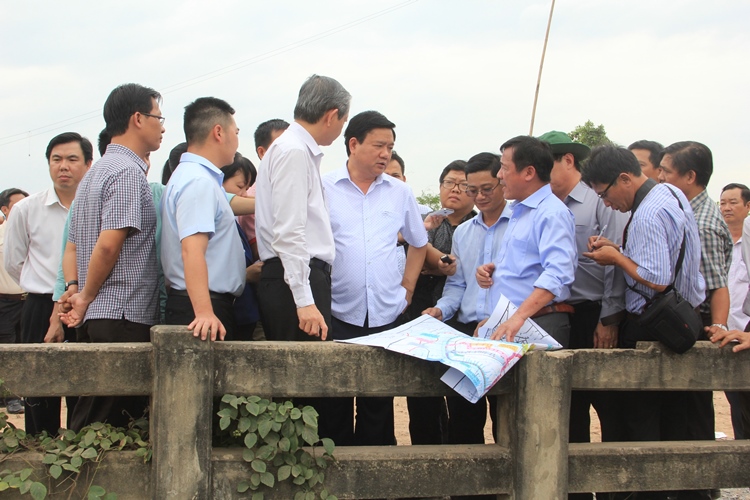 Bí thư Thành ủy TP HCM Đinh La Thăng cùng lãnh đạo TP kiểm tra thực tế