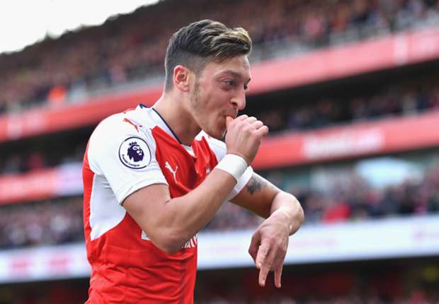 Ozil lỡ trận gặp Liverpool vì cúm