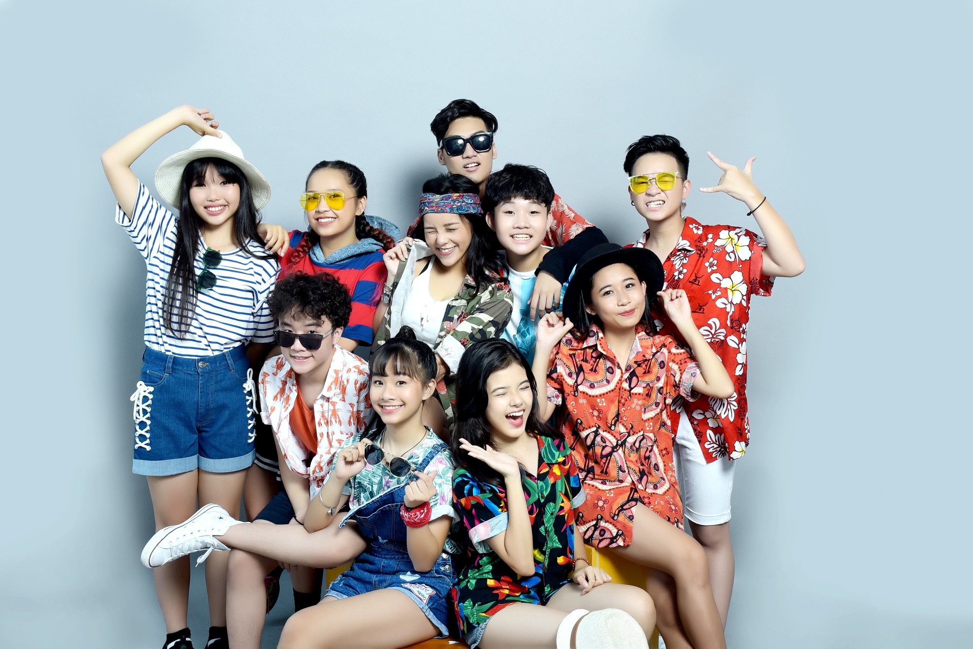 Đề cử Giải Mai Vàng 2017: Sôi động nhóm hát - Ảnh 7.