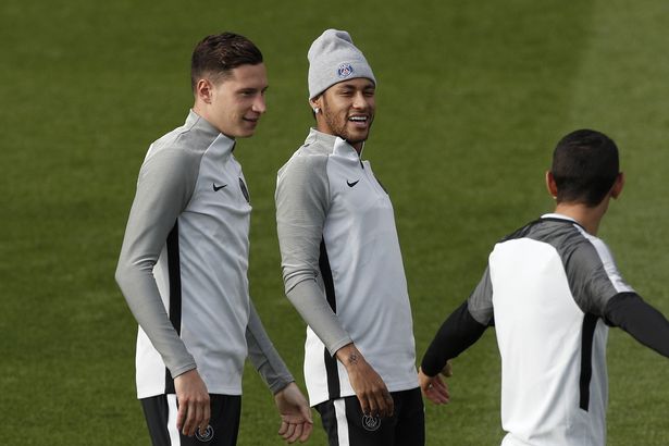 Neymar sẽ sát cánh Cavani chống lại Bayern Munich - Ảnh 2.