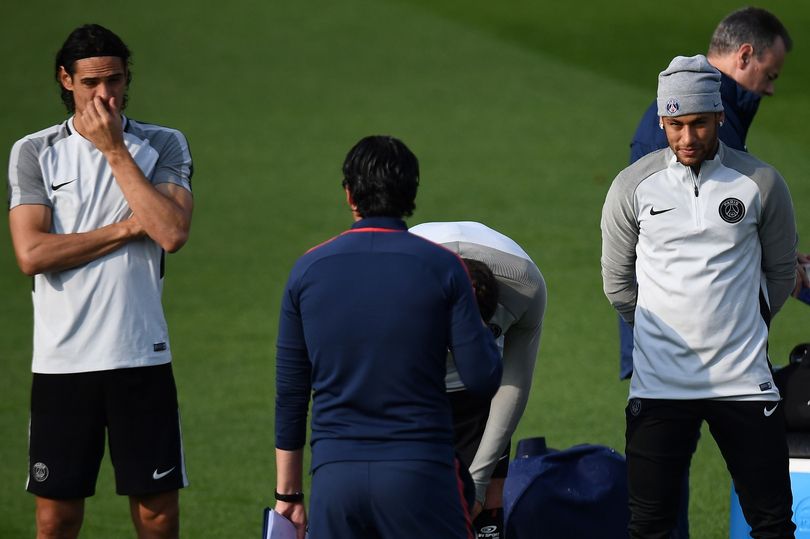 Neymar sẽ sát cánh Cavani chống lại Bayern Munich