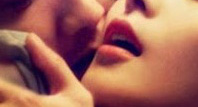 Hai cô bé "yêu" sớm ở Đồng Nai