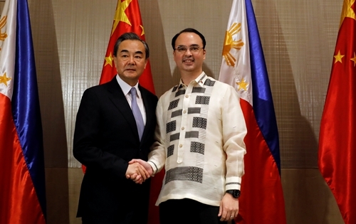Việt Nam phản ứng về việc Philippines hợp tác khai thác dầu khí với Trung Quốc