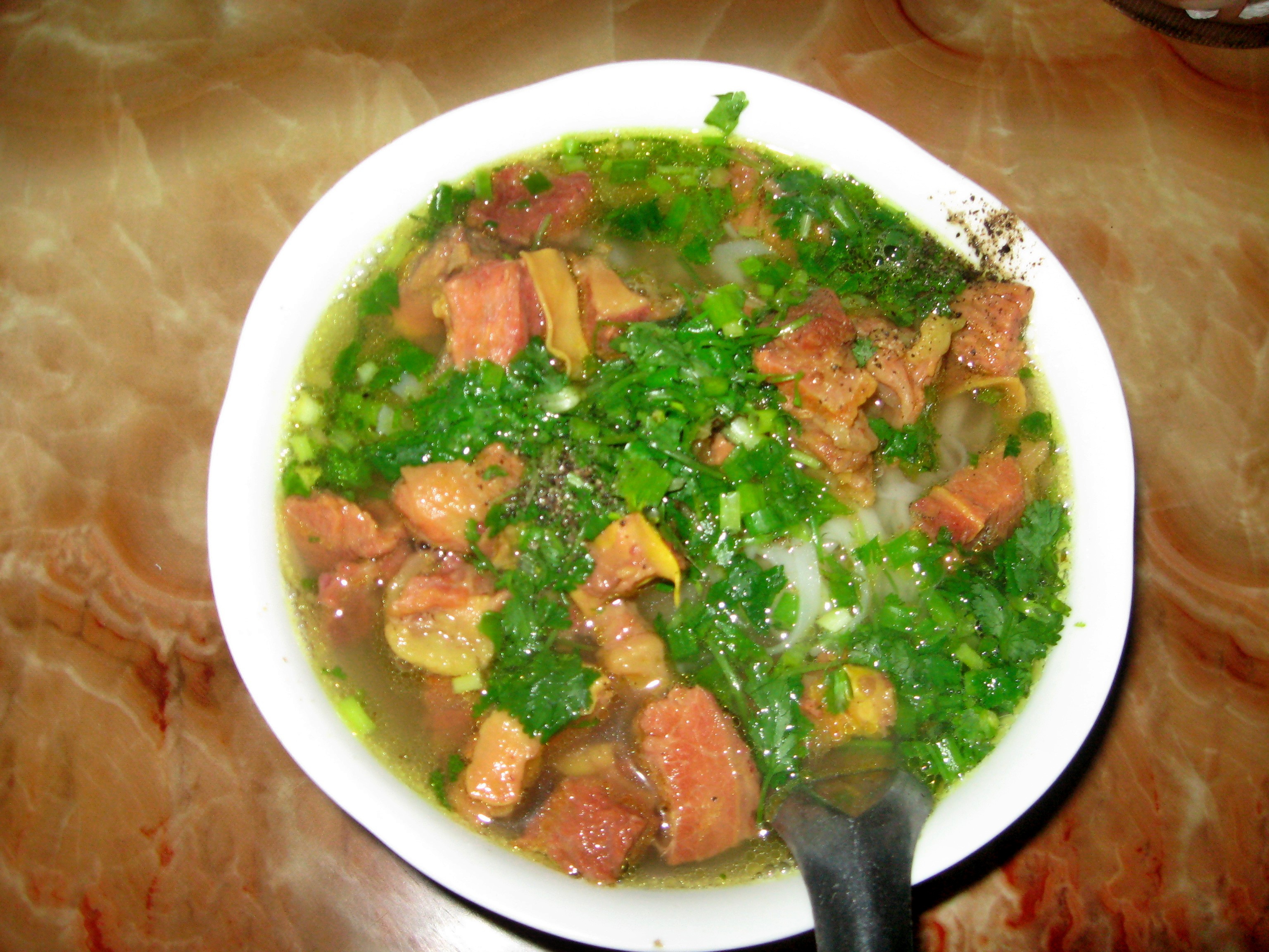 Thèm phở không rau, nhiều bột ngọt - Ảnh 2.