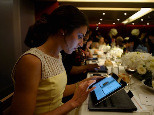 Nhà hàng dùng iPad làm đĩa đựng thức ăn ở Mỹ