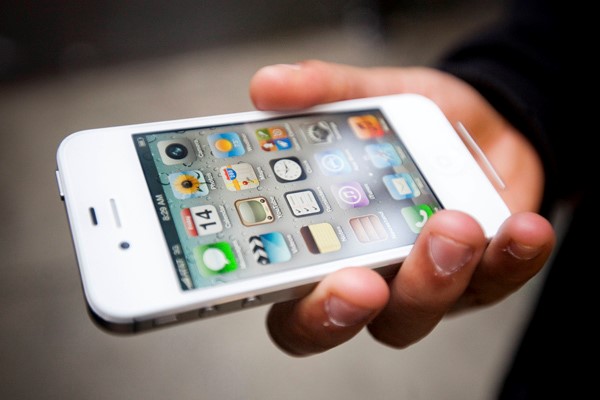Tràn lan iPhone 4 giá 450.000 đồng tại Việt Nam