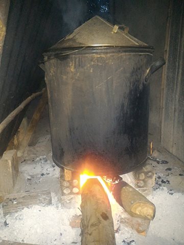 Nồi bánh chưng không thể nào quên trong ký ức của những người con xa xứ