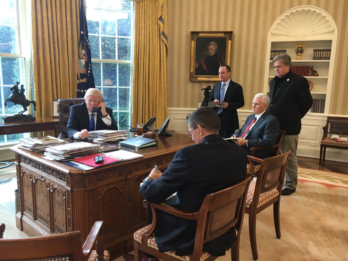 Ông Trump điện đàm gần 1 giờ với Tổng thống Putin