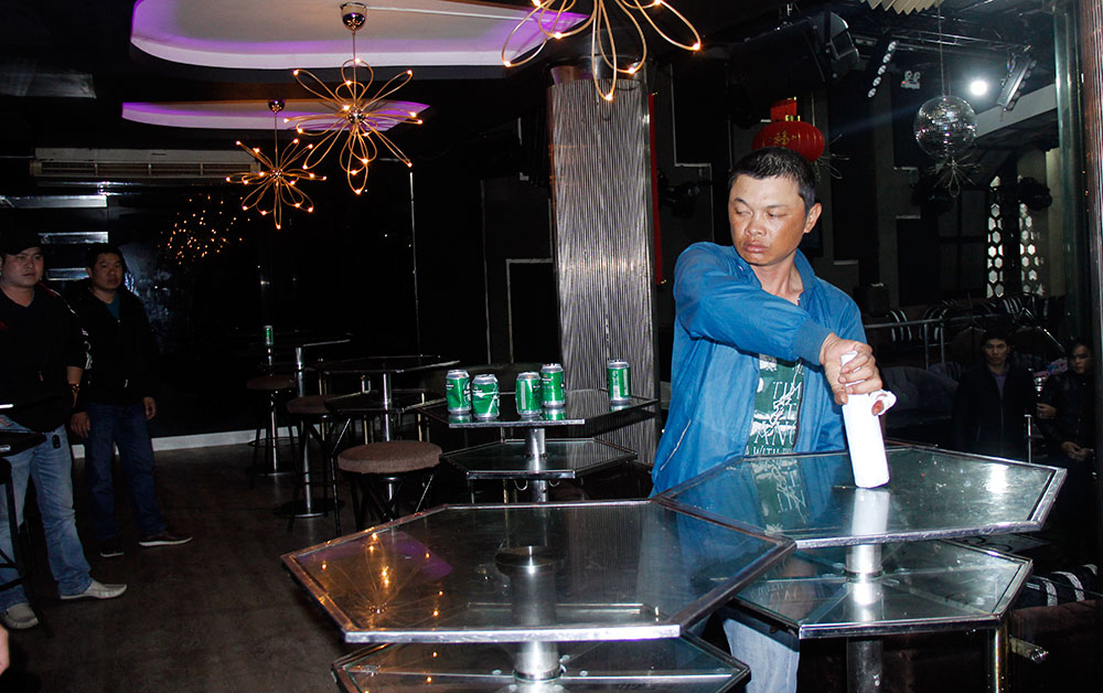 Dựng lại hiện trường vụ giết người, gây rối trật tự công cộng xảy ra tại vũ trường Rain