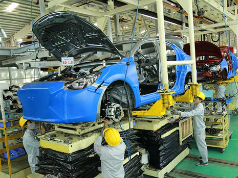 Dây chuyền lắp ráp ô tô tại Công ty Trường Hải. Ảnh: QH