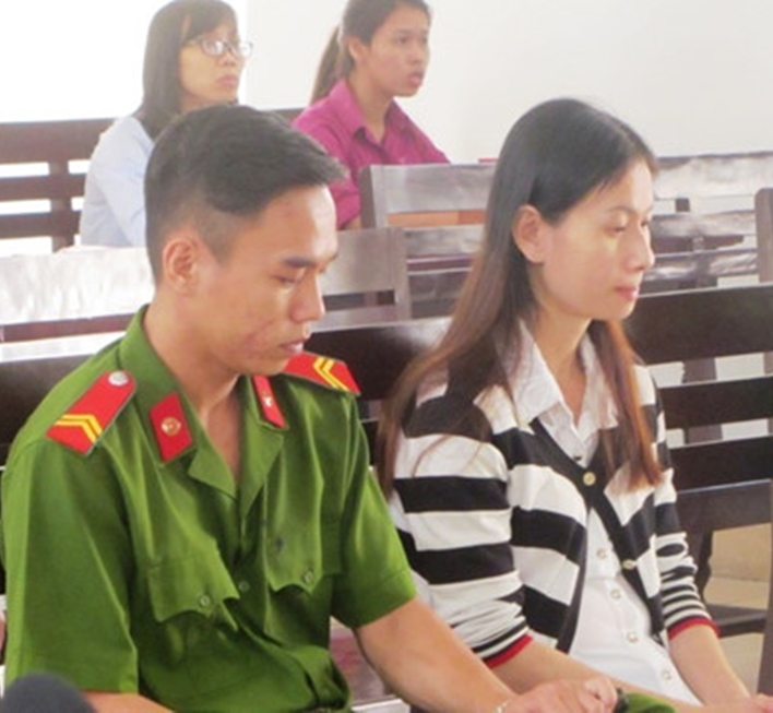 
B&agrave; Anh tại t&ograve;a, s&aacute;ng ng&agrave;y 24-2

