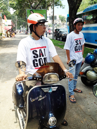 
Chơi Vespa cổ như một c&aacute;ch khơi gợi tiềm thức.
