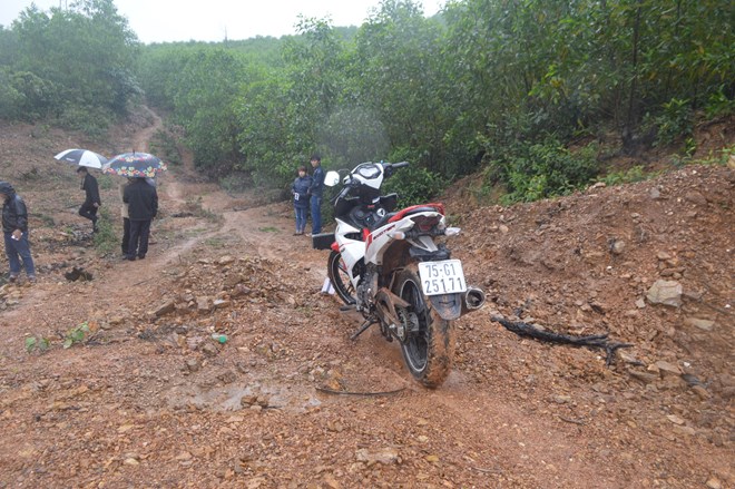 
Hiện trường nơi xảy ra vụ &aacute;n cưỡng hiếp đồng nghiệp l&agrave; ngọn đồi vắng
