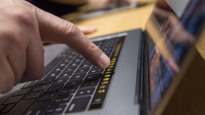 
Apple đang dần bị Microsoft vượt qua tr&ecirc;n mặt trận PC. Ảnh: South China Morning Post.
