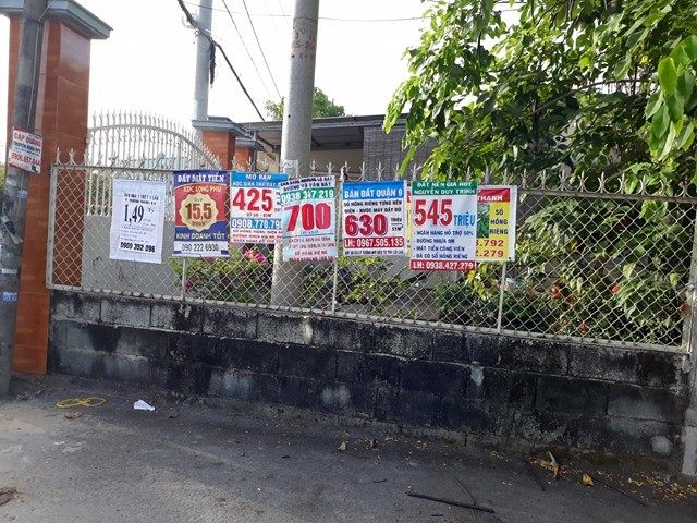 Những ng&ocirc;i nh&agrave; được rao b&aacute;n với gi&aacute; chỉ từ 3 tới 5 triệu đồng/m2.