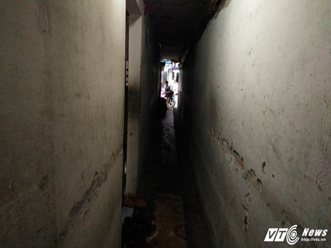 Giá nhà mặt ngõ không lối thoát được đính giá rẻ như cho. Ảnh: Tiểu Lâm.