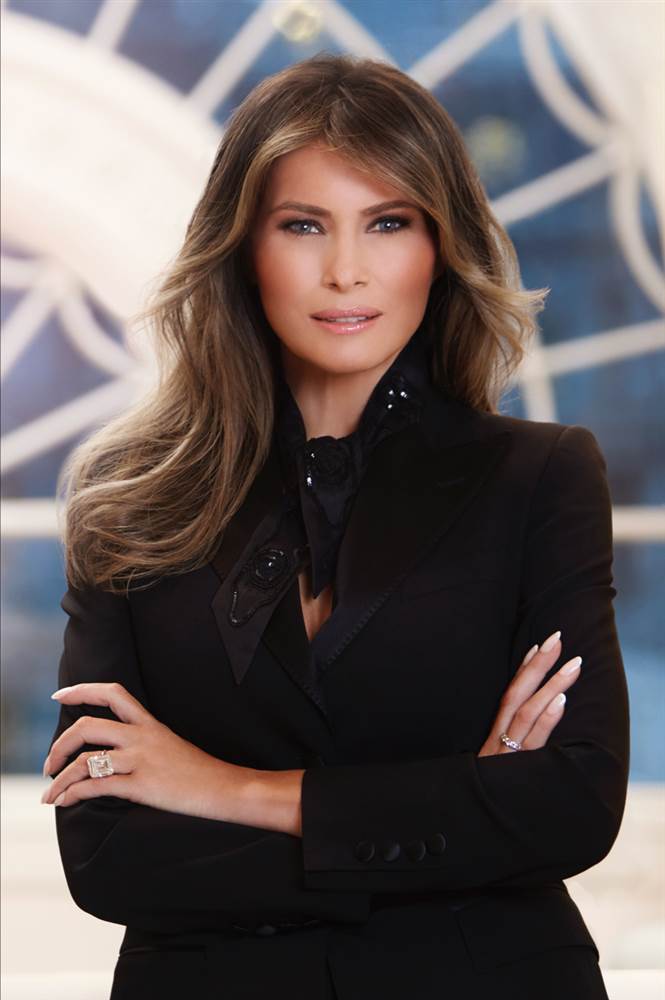 &Ocirc;ng Trump bị b&oacute;c mẽ vụ tặng tiền lương cho c&ocirc;ng vi&ecirc;n