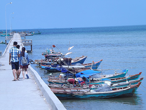 Cảng cá trên biển Hàm Ninh, Phú Quốc.