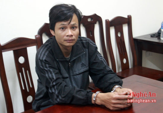 Cuộc truy lùng kẻ trốn truy nã dưới vỏ bọc trưởng bản